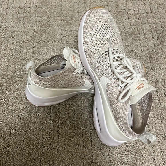 Nike Airmax - Picture 2 of 4